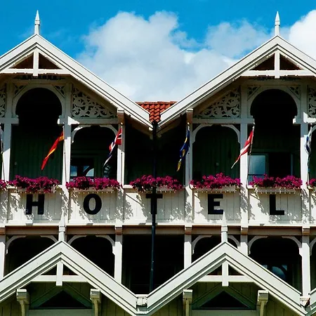 - Unike Hotel 3*