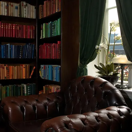 - Unike Hotel 3*