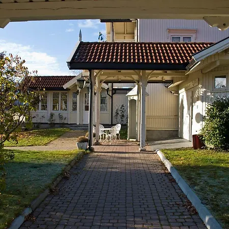 - Unike Hotel 3*