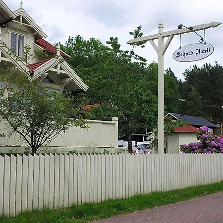 Hotell - Unike 3*