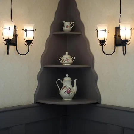 - Unike Hotel 3*
